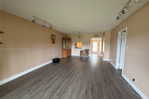 Condo in Margate, Florida, 2 bedrooms  № 1892711 - photo 6