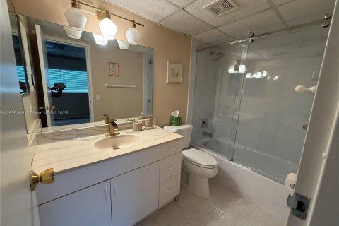 Condo in Margate, Florida, 2 bedrooms  № 1892711 - photo 9