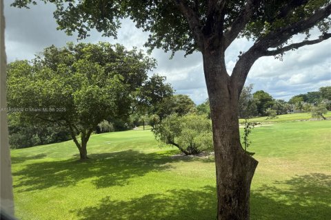 Condo in Margate, Florida, 2 bedrooms  № 1892711 - photo 16