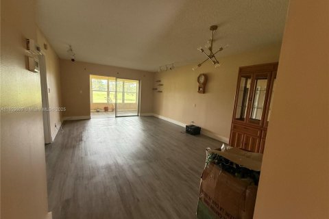 Condo in Margate, Florida, 2 bedrooms  № 1892711 - photo 5