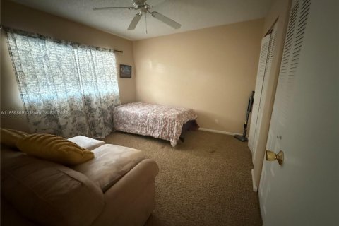 Condo in Margate, Florida, 2 bedrooms  № 1892711 - photo 11
