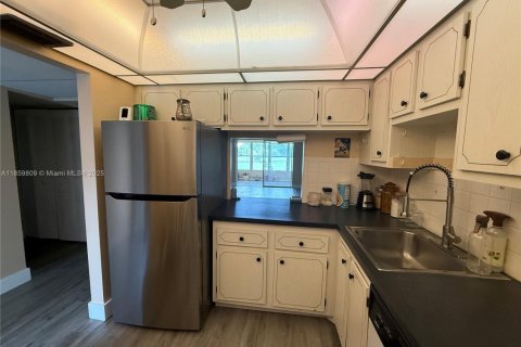 Condo in Margate, Florida, 2 bedrooms  № 1892711 - photo 13