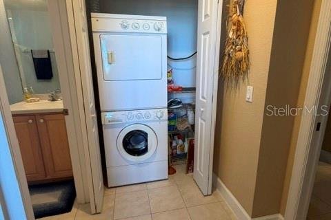 Condo in Placida, Florida, 2 bedrooms № 2112774 - photo 5