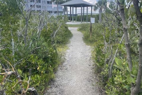 Condo in Placida, Florida, 2 bedrooms № 2112774 - photo 8