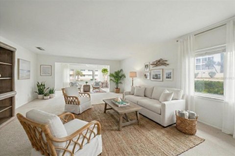 Condo in Belleair Bluffs, Florida, 2 bedrooms  № 2217223 - photo 5