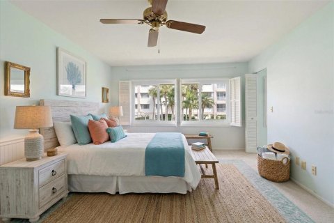 Condo in Belleair Bluffs, Florida, 2 bedrooms  № 2217223 - photo 8