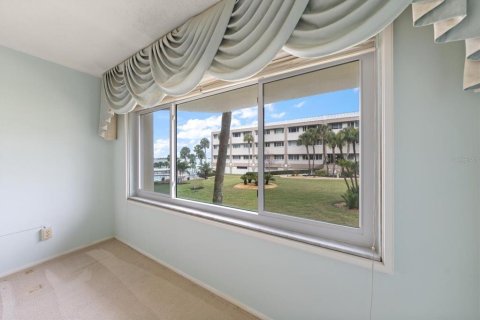 Condo in Belleair Bluffs, Florida, 2 bedrooms  № 2217223 - photo 28
