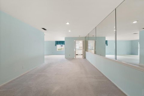 Condo in Belleair Bluffs, Florida, 2 bedrooms  № 2217223 - photo 10