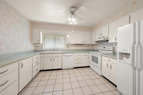 Condo in Belleair Bluffs, Florida, 2 bedrooms  № 2217223 - photo 7