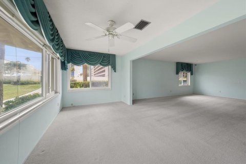 Condo in Belleair Bluffs, Florida, 2 bedrooms  № 2217223 - photo 20