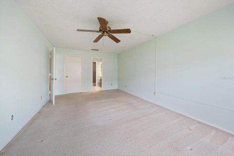 Condo in Belleair Bluffs, Florida, 2 bedrooms  № 2217223 - photo 22