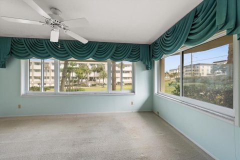 Condo in Belleair Bluffs, Florida, 2 bedrooms  № 2217223 - photo 18