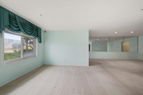 Condo in Belleair Bluffs, Florida, 2 bedrooms  № 2217223 - photo 15