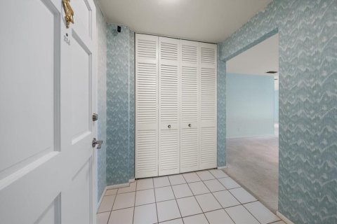 Condo in Belleair Bluffs, Florida, 2 bedrooms  № 2217223 - photo 4