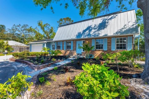 House in Bradenton, Florida 3 bedrooms, 236.34 sq.m. № 1602193 - photo 1