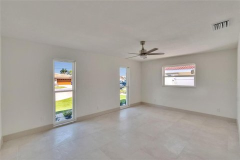 Casa en alquiler en South Pasadena, Florida, 3 dormitorios, 202.16 m2 № 2096228 - foto 7