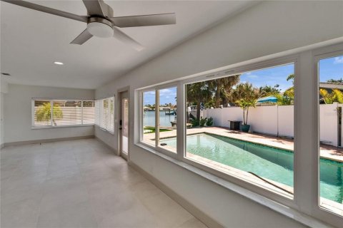 Casa en alquiler en South Pasadena, Florida, 3 dormitorios, 202.16 m2 № 2096228 - foto 22