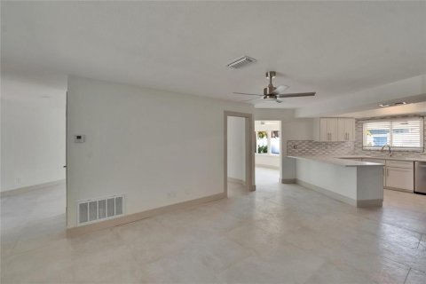 Casa en alquiler en South Pasadena, Florida, 3 dormitorios, 202.16 m2 № 2096228 - foto 29