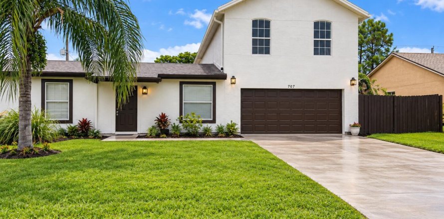 Casa en Port St. Lucie, Florida 5 dormitorios, 266.63 m2 № 2409053