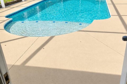 Casa en venta en Port St. Lucie, Florida, 5 dormitorios, 266.63 m2 № 2409053 - foto 4