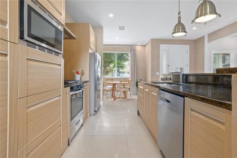 Townhouse in Kissimmee, Florida 4 bedrooms, 222.59 sq.m. № 2287999 - photo 11