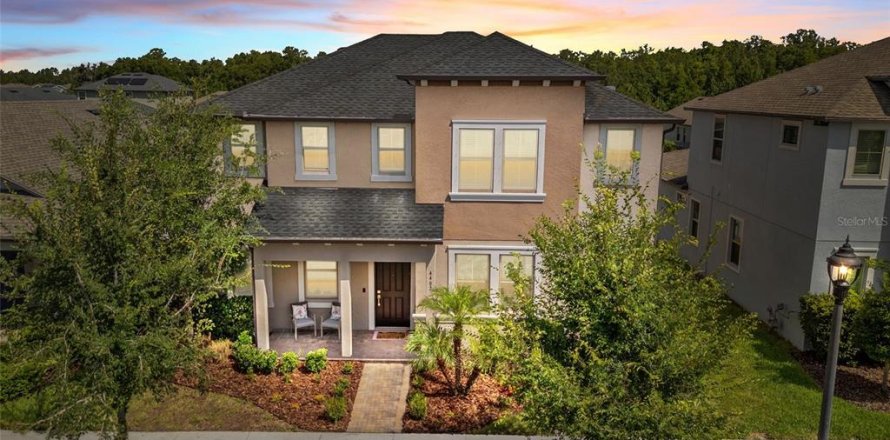 Casa en Land O' Lakes, Florida 5 dormitorios, 289.39 m2 № 1805249