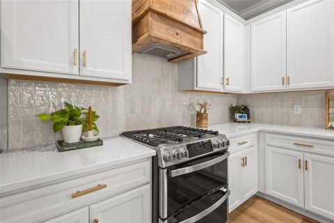 Casa en venta en Land O' Lakes, Florida, 5 dormitorios, 289.39 m2 № 1805249 - foto 13