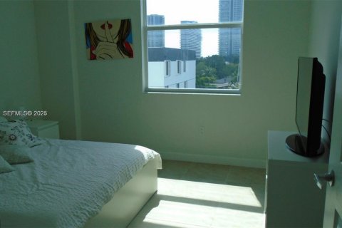 Condominio en alquiler en Miami, Florida, 2 dormitorios, 82.87 m2 № 1993914 - foto 5