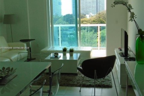 Condominio en alquiler en Miami, Florida, 2 dormitorios, 82.87 m2 № 1993914 - foto 10