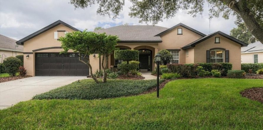 House in Plant City, Florida 4 bedrooms, 205.22 sq.m. № 2389460