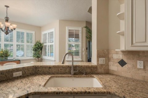 House in Plant City, Florida 4 bedrooms, 205.22 sq.m. № 2389460 - photo 27