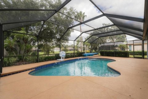 House in Plant City, Florida 4 bedrooms, 205.22 sq.m. № 2389460 - photo 16