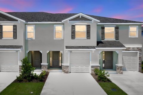 Touwnhouse à louer à Wesley Chapel, Floride: 3 chambres, 155.43 m2 № 2384224 - photo 2