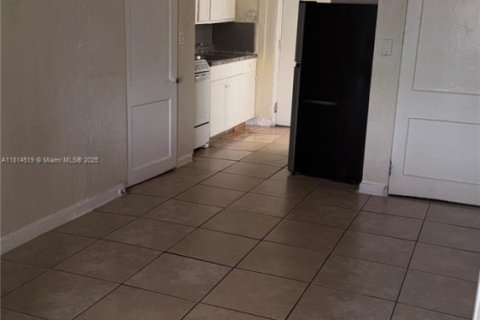 Copropriété à louer à Miami, Floride: 1 chambre, 41.81 m2 № 1942733 - photo 2