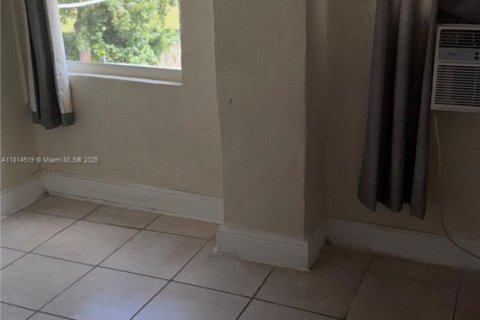 Copropriété à louer à Miami, Floride: 1 chambre, 41.81 m2 № 1942733 - photo 4