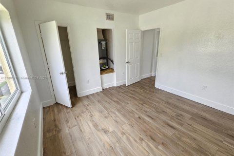 Adosado en venta en Miami, Florida, 3 dormitorios, 106.84 m2 № 1645493 - foto 18