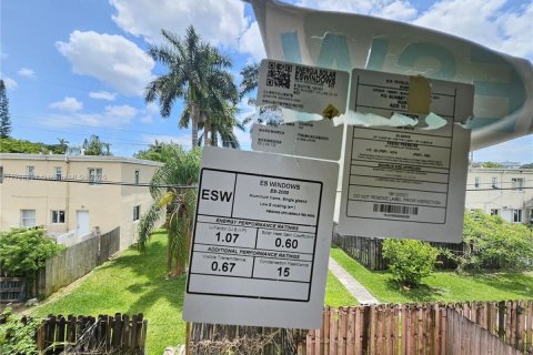 Adosado en venta en Miami, Florida, 3 dormitorios, 106.84 m2 № 1645493 - foto 15