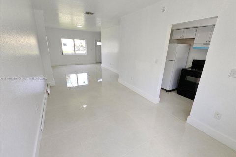 Adosado en venta en Miami, Florida, 3 dormitorios, 106.84 m2 № 1645493 - foto 3