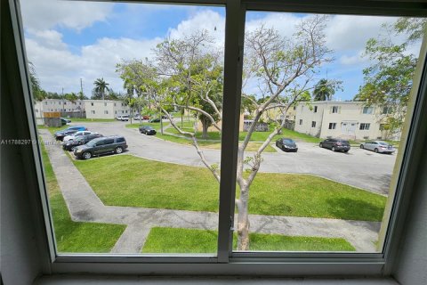 Adosado en venta en Miami, Florida, 3 dormitorios, 106.84 m2 № 1645493 - foto 28