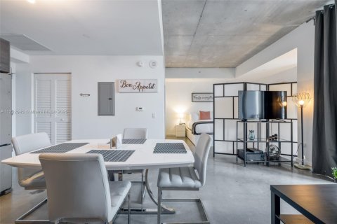 Copropriété à louer à Miami, Floride: 1 chambre, 49.52 m2 № 1980449 - photo 12