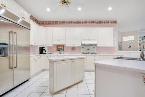 House in Orlando, Florida 4 bedrooms, 299.61 sq.m. № 1883911 - photo 14