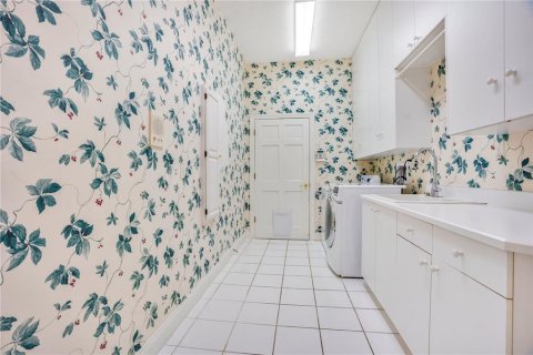 House in Orlando, Florida 4 bedrooms, 299.61 sq.m. № 1883911 - photo 25