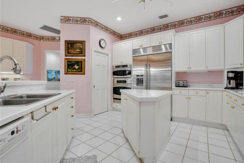 House in Orlando, Florida 4 bedrooms, 299.61 sq.m. № 1883911 - photo 18