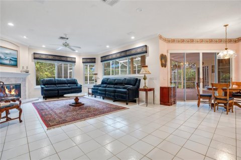 House in Orlando, Florida 4 bedrooms, 299.61 sq.m. № 1883911 - photo 9