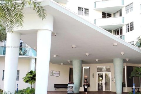 Купить кондоминиум в Холливуд, Флорида 1 спальня, 81.2м2, № 2053566 - фото 15