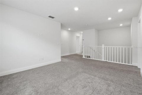 House in Orlando, Florida 4 bedrooms, 232.72 sq.m. № 2199957 - photo 11