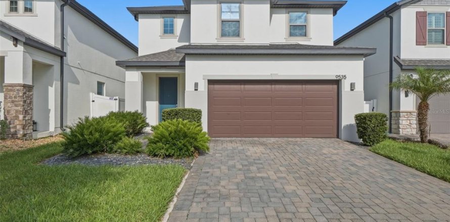 House in Orlando, Florida 4 bedrooms, 232.72 sq.m. № 2199957
