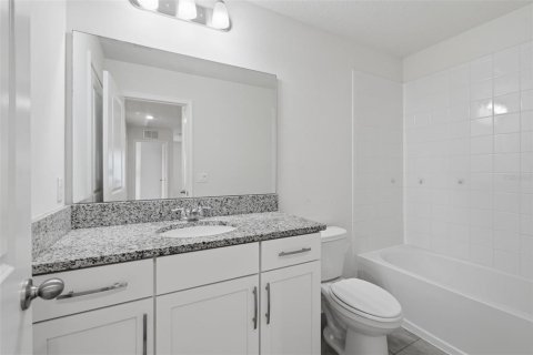House in Orlando, Florida 4 bedrooms, 232.72 sq.m. № 2199957 - photo 21