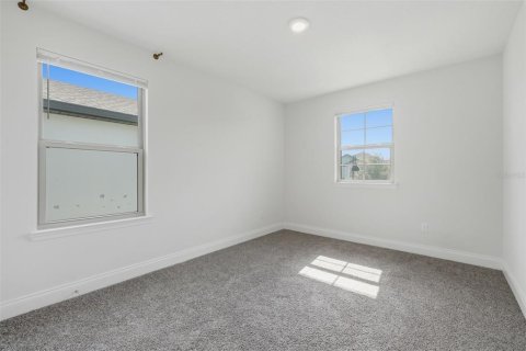 House in Orlando, Florida 4 bedrooms, 232.72 sq.m. № 2199957 - photo 22