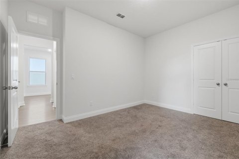 House in Orlando, Florida 4 bedrooms, 232.72 sq.m. № 2199957 - photo 8